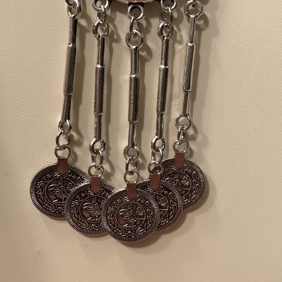 Faux turquoise and silver necklace costume jewelry piece good condition - Picture 4 of 5